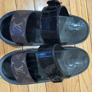 Louis Vuitton Brown Monogram and Black Patent Slide Sandals